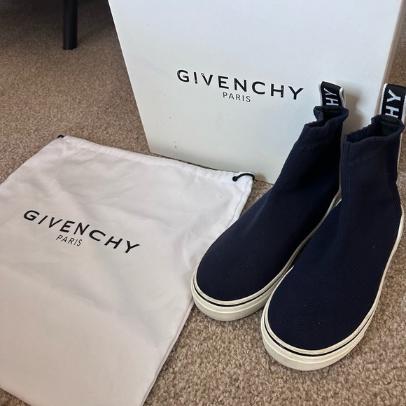 Women high top Givenchy shoes 👟 - Picture 3 of 3
